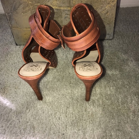 Vince Camuto women’s shoes size 7 - Picture 2 of 3